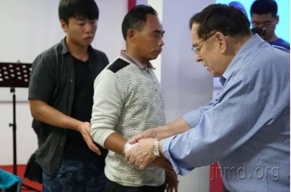爱到受伤仍要爱