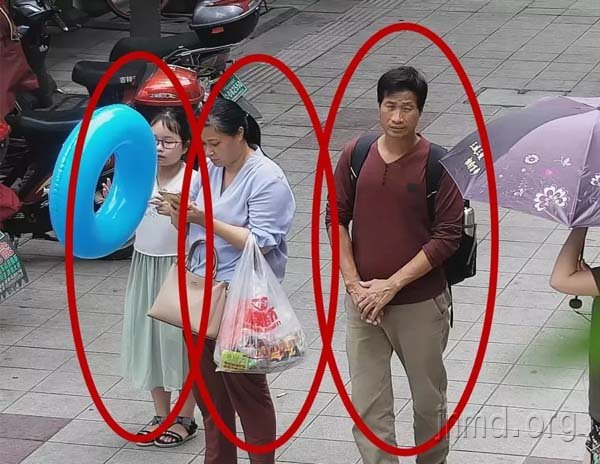 章子欣与租客出现在监控中